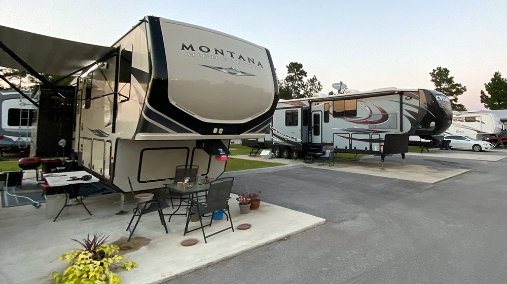 RV Park Conroe - 20, 30, and 50 amp stations